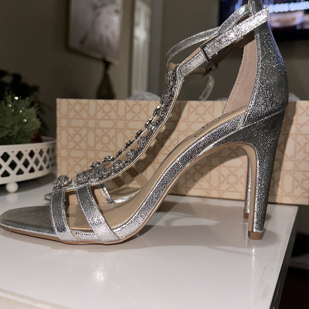 Heels - Picture 2 of 3